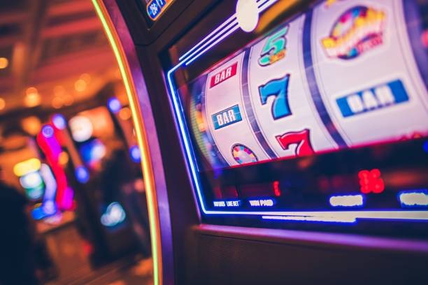 Bikini Paradise slot game interface showing tropical theme and reel structure